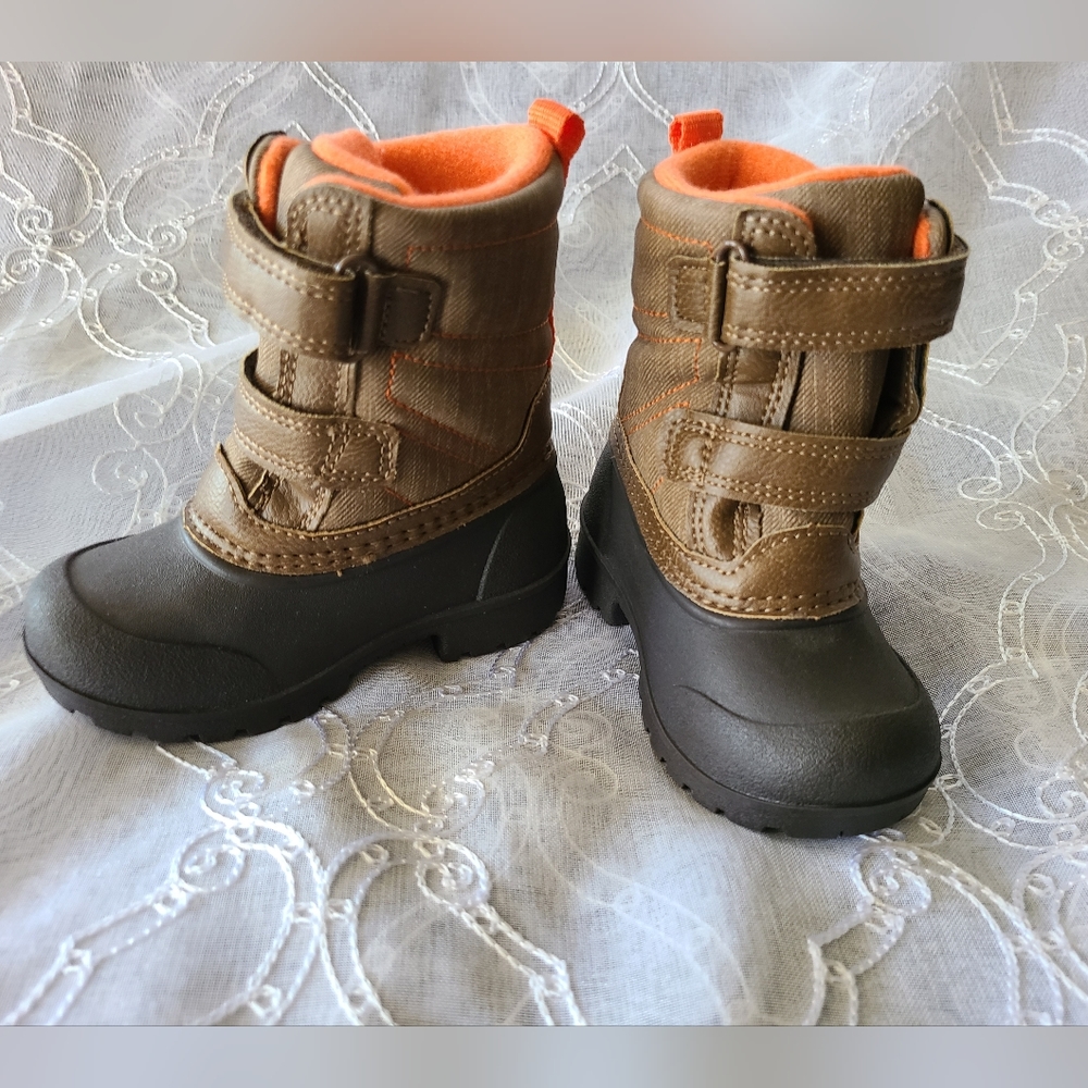 *Sold Elsewhere*❄️ Toddler Carter's Snow Boots ❄️